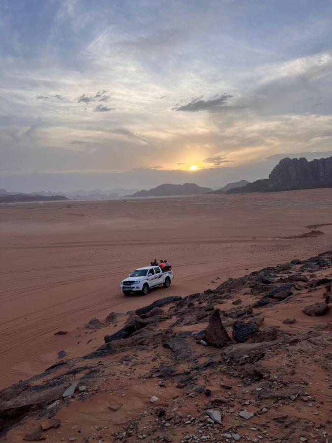 Raja Camp Hotell Wadi Rum Exteriör bild